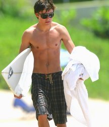 Shirtless boys from net 59328fe6d0176.jpg