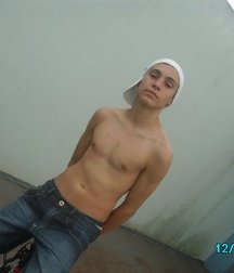 Shirtless boys from net 59328fee51740.jpg