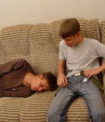 Boy in many scenes 595629c08d049.jpg