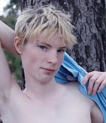 Naked solo boys 595cbe1bb104a.jpg