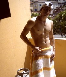 Amateur 59709cac2bfb3.jpg