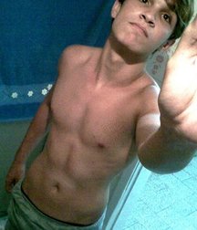 Amateur shirtless 5982ff594a885.jpg