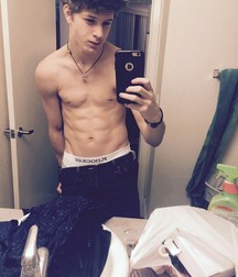 Webcam boy 59e51a99a97a1.jpg