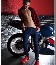 Uploaded by:SirCumsalot 5877e6722f79e.jpg