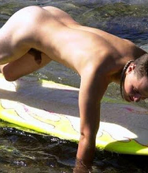 Nekkid surfing 5a524c1050eab.jpg