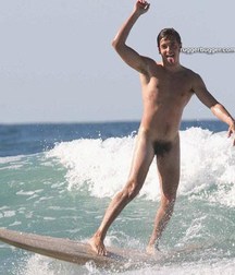 Nekkid surfing 5a524c28cd0d7.jpg