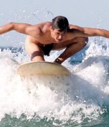 Nekkid surfing 5a524c436988f.jpg