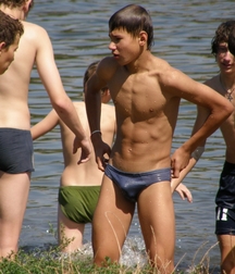 Gray speedos 5a5d49ff88a5d.jpg