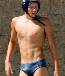 Gray speedos 5a5d4a2823767.jpg