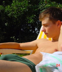 Green speedos 5a5d4c5c46fe4.jpg