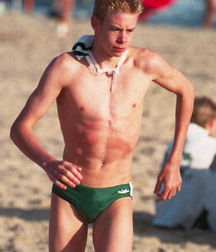 Green speedos 5a5d4c77e08ce.jpg