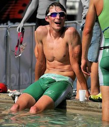 Green speedos 5a5d4c8f289b6.jpg