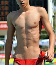 Red speedos 5a5d4ef300232.jpg