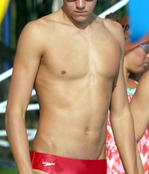 Red speedos 5a5d4fba8ce5a.jpg