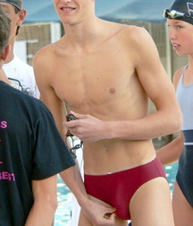 Red speedos 5a5d4fde3a9cc.jpg