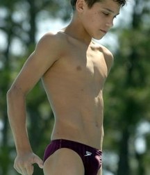 Red speedos 5a5d5047cdb43.jpg