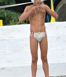 White & yellow speedos 5a5d5155e290e.jpg