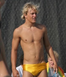 White & yellow speedos 5a5d51cca6023.jpg