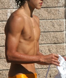 White & yellow speedos 5a5d5218303d3.jpg