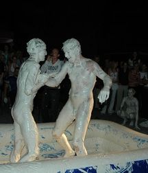 Clay fighting  5bae52b98f5b3.jpg