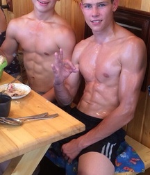 teen master x 5d8d83e45a301.jpg