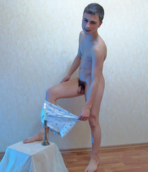 x3 teen boy  5dbb0a84d4088.jpg