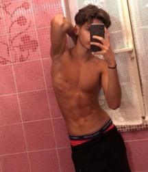 x3 teen boy  5dbb0addcfc84.png