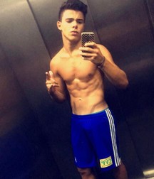 Beautiful boy - non porn 58fac20d51b7c.jpg