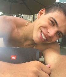 Beautiful boy - non porn 58fac217b1f0c.jpg