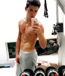 Beautiful boy - non porn 58fac21f460cc.jpg