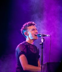 Years & Years... 594150fd0a03f.jpg