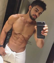 It's all about the SELFIE 5e22468c5d2aa.jpg