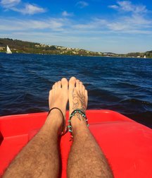 Bare feet 5d4199082d32b.jpeg