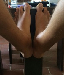 Bare feet 5d41990c92805.jpeg