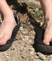Bare feet 5d4199124d195.jpeg