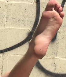 Bare feet 5d41991adae5c.jpeg