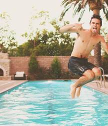 Brent Rivera Barefoot Gay Tube 5f976fd14ec44.jpeg