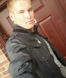 Hot Guys In Jeans 58996561f294f.jpg