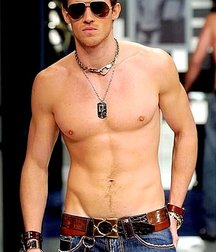 Hot Guys In Jeans 589965655dc56.jpg