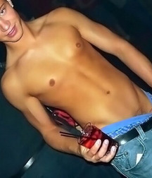 Twinks76 59738f0160fa7.jpg