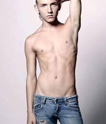 Twinks79 5977662fd7920.jpg