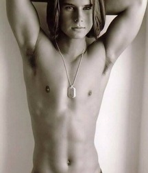 Twinks90 59824bdf7e68f.jpg