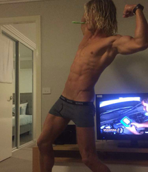 Twinks102 598dc3ea19e09.png