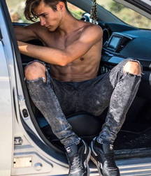 Twinks102 598dc3f301946.jpg