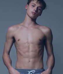 Twinks114 5997d3ae25268.jpg
