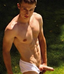 Twinks132 59aa2ed902d41.jpg