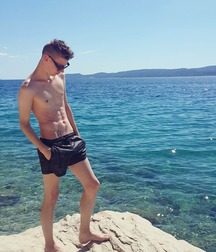 Twinks150 59bf45d12d1fd.jpg