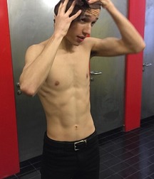 Twinks150 59bf45d7cbdf8.jpg