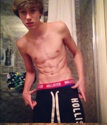 Twinks165 59cfba0cdd8ba.jpg