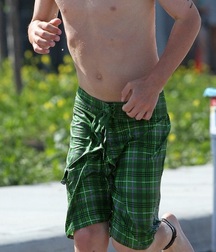 Barefoot 589be58d5ebb2.jpg